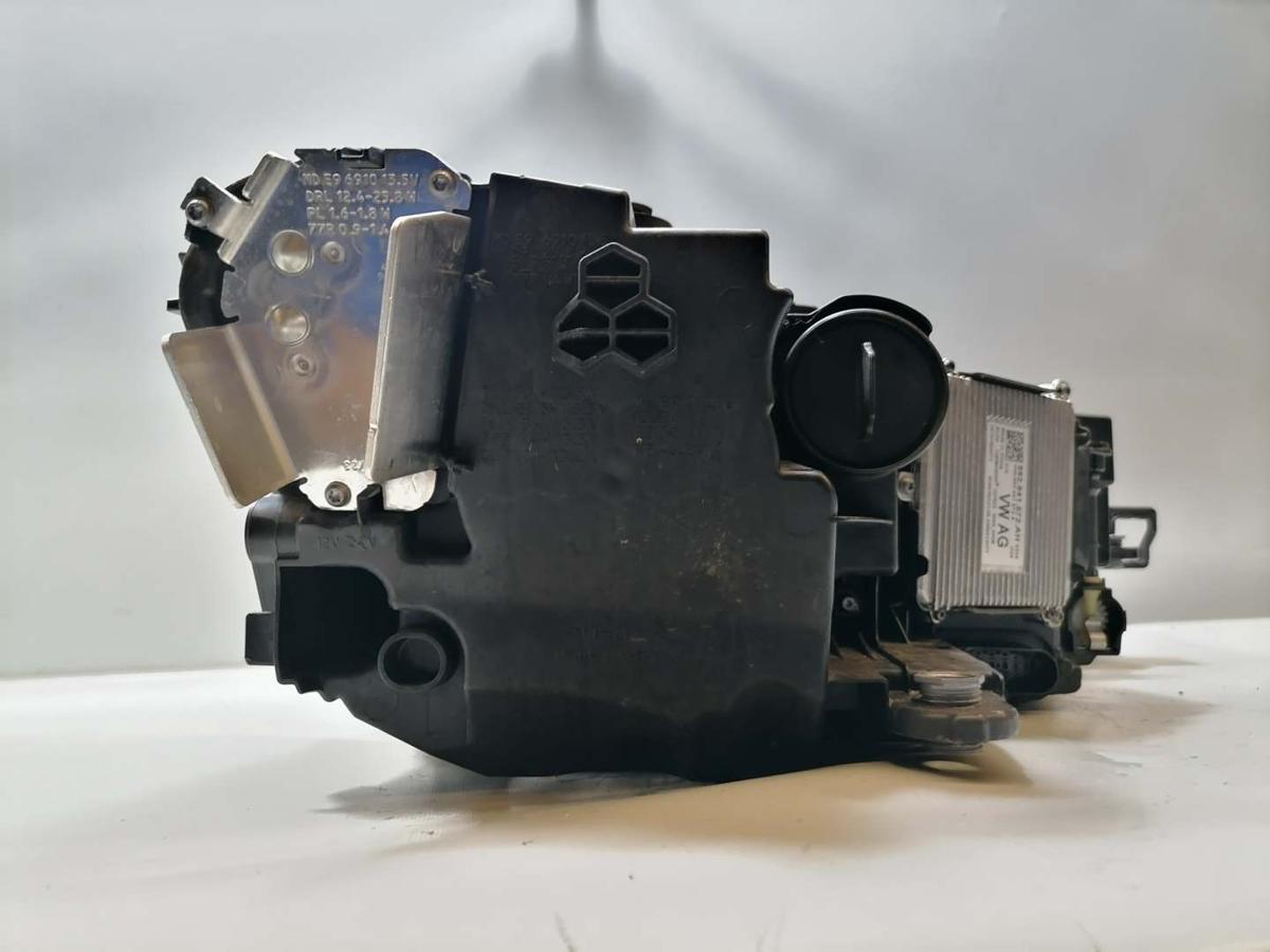 VW Passat B9 original Scheinwerfer links LED Bj.2024